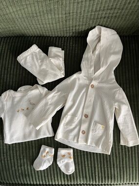 Carter's White Ribbed Duckling Hooded Baby Outfit